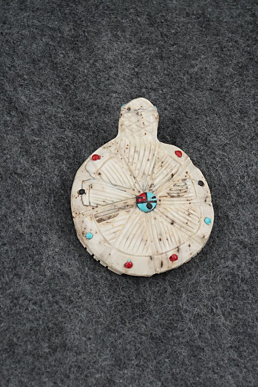 Turtle Zuni Fetish Carving - Dannette Laate