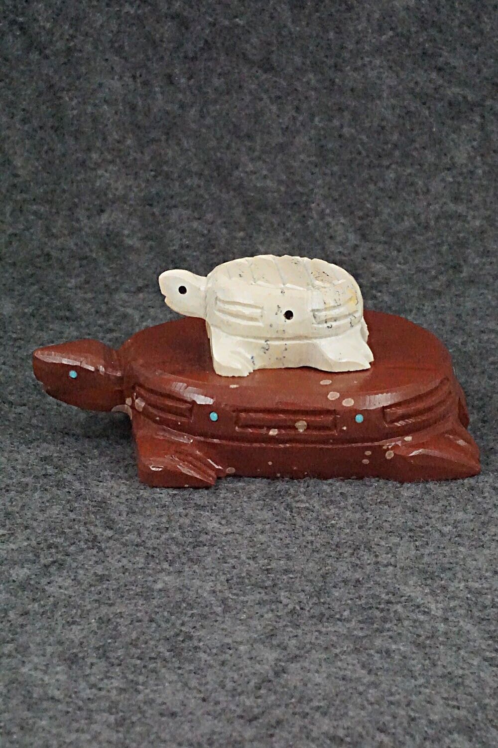 Turtles Zuni Fetish Carving - Jesus Espino