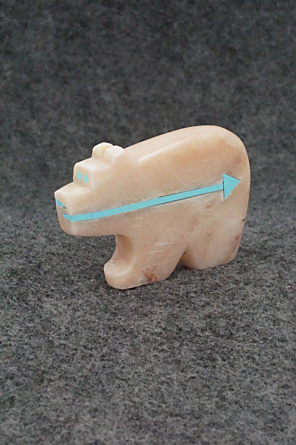 Bear Zuni Fetish Carving - Bernard Laiwakete