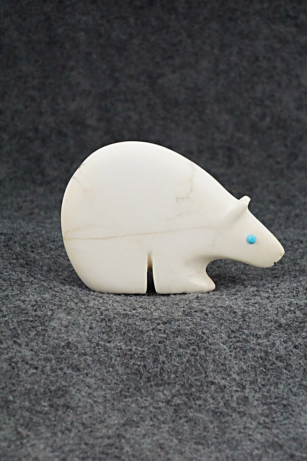 Bear Zuni Fetish Carving - Ronnie Lunasee