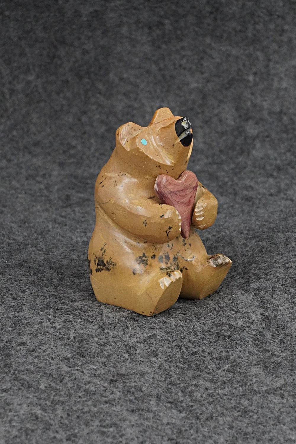 Bear Zuni Fetish Carving - Enrike Leekya