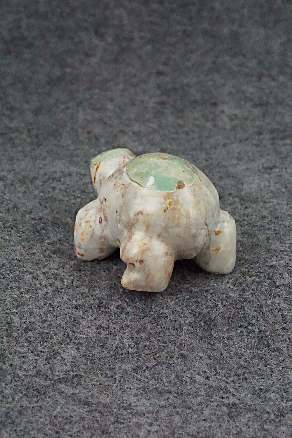Turtle Zuni Fetish Carving - Enrike Leekya