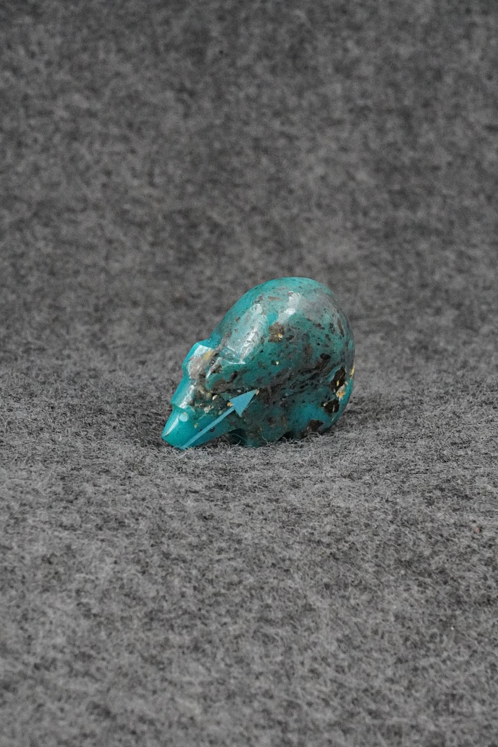 Bear Zuni Fetish Carving - Abby Panteah Quam