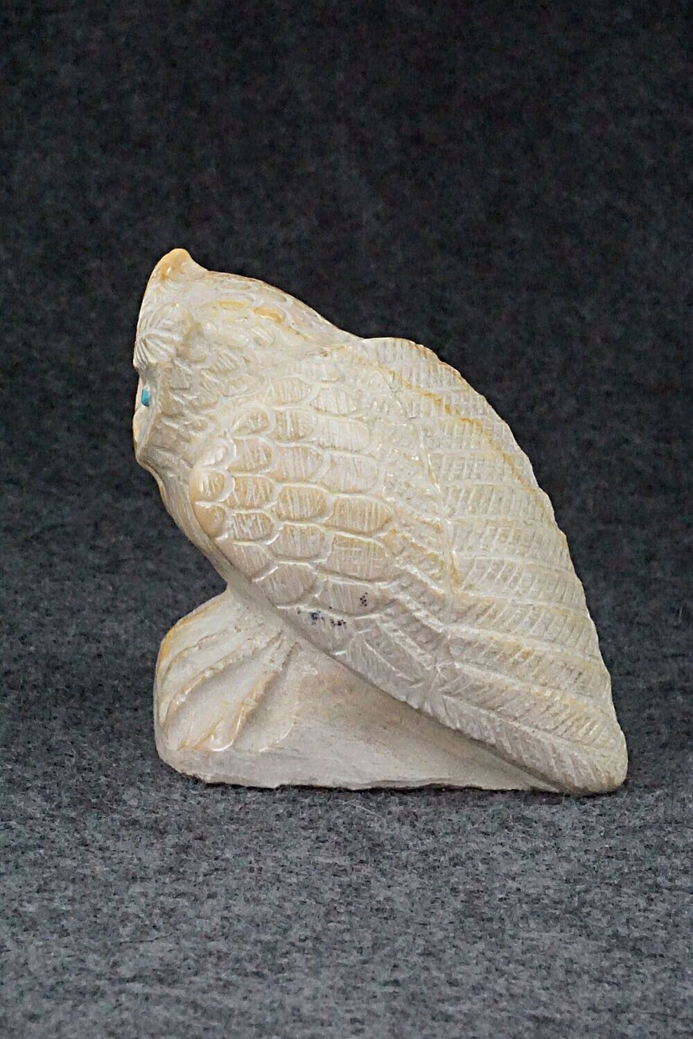 Owl Zuni Fetish Carving - Derrick Kaamasee