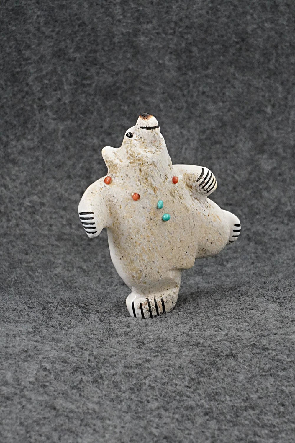 Bear Zuni Fetish Carving - Claudia Peina
