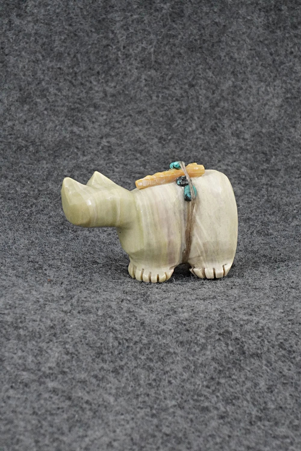 Bear Zuni Fetish Carving - Jeffrey Yunie
