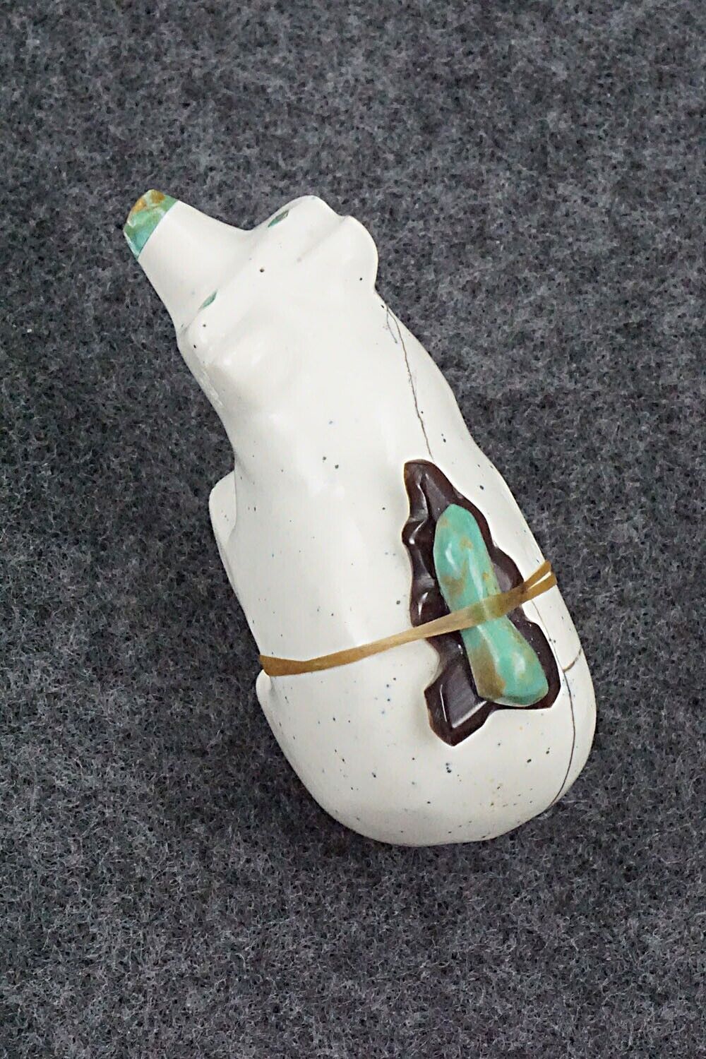 Bear Zuni Fetish Carving - Enrike Leekya