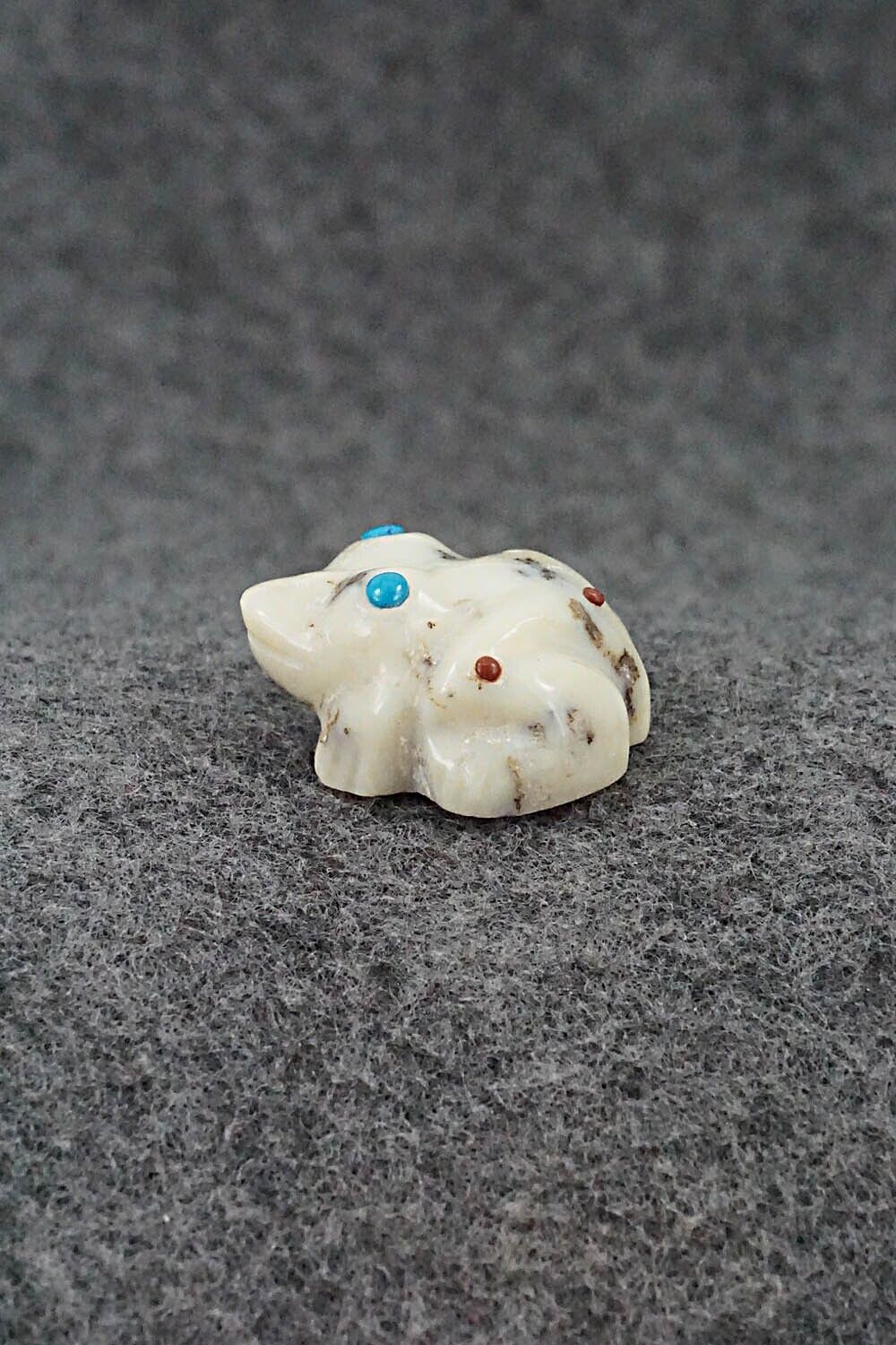 Frog Zuni Fetish Carving - Gordon Poncho