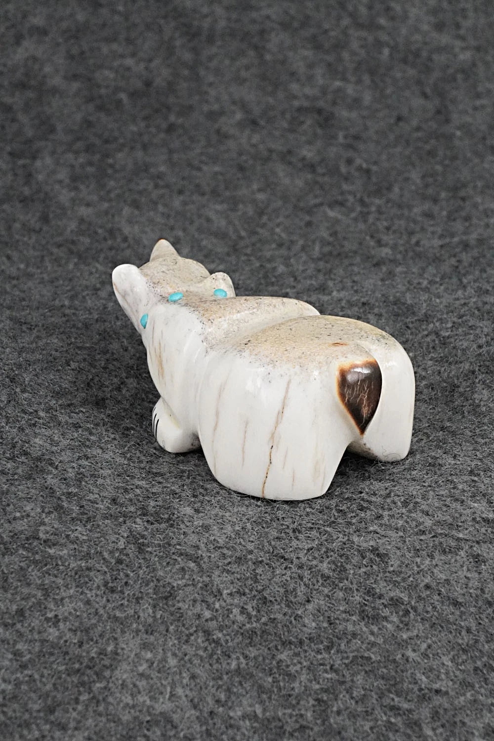 Bear Zuni Fetish Carving - Claudia Peina