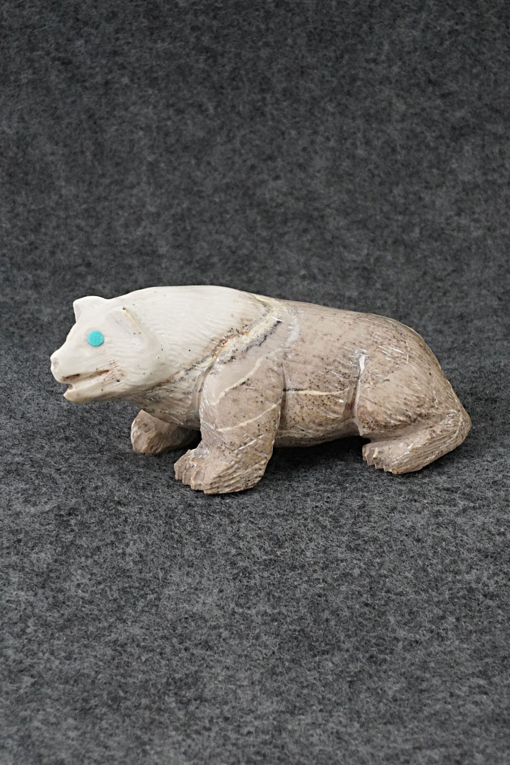 Badger Zuni Fetish Carving - Derrick Kaamasee