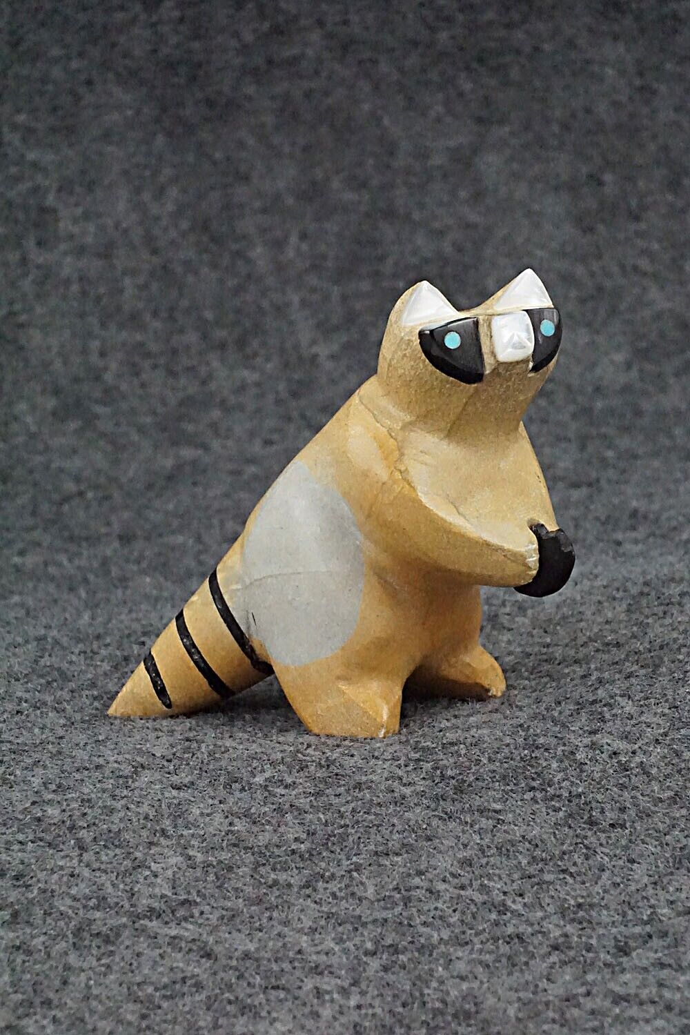 Raccoon Zuni Fetish Carving - Enrike Leekya