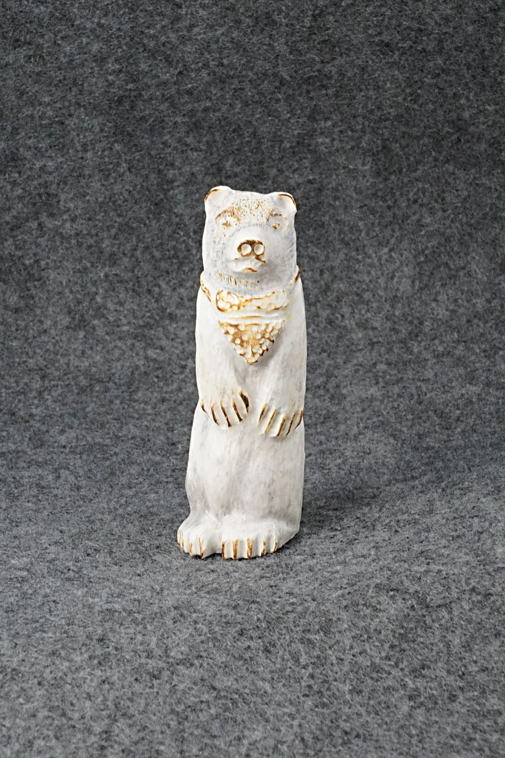Bear Zuni Fetish Carving - Maxx Laate