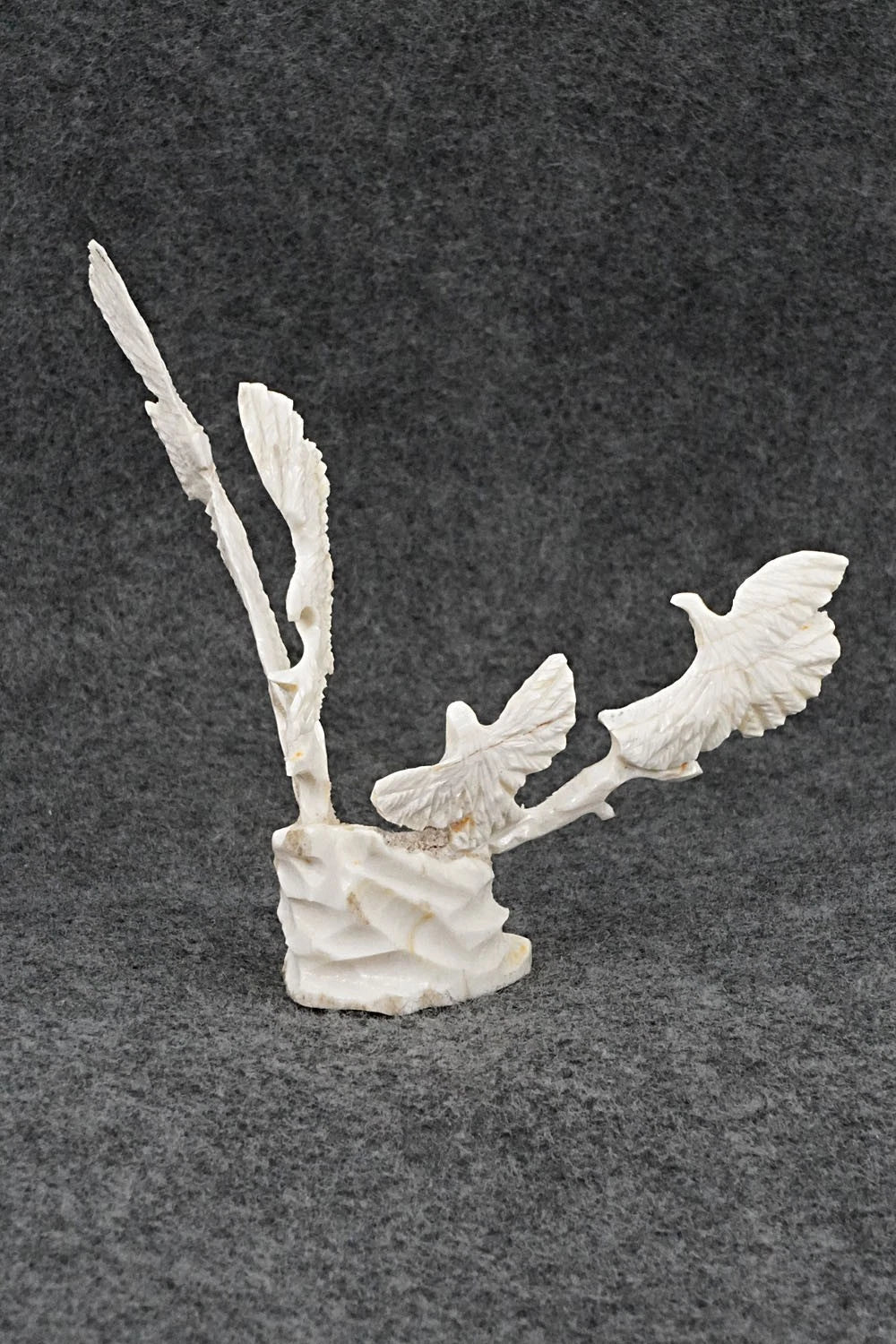 Eagle Zuni Fetish Carving - Ruben Najera