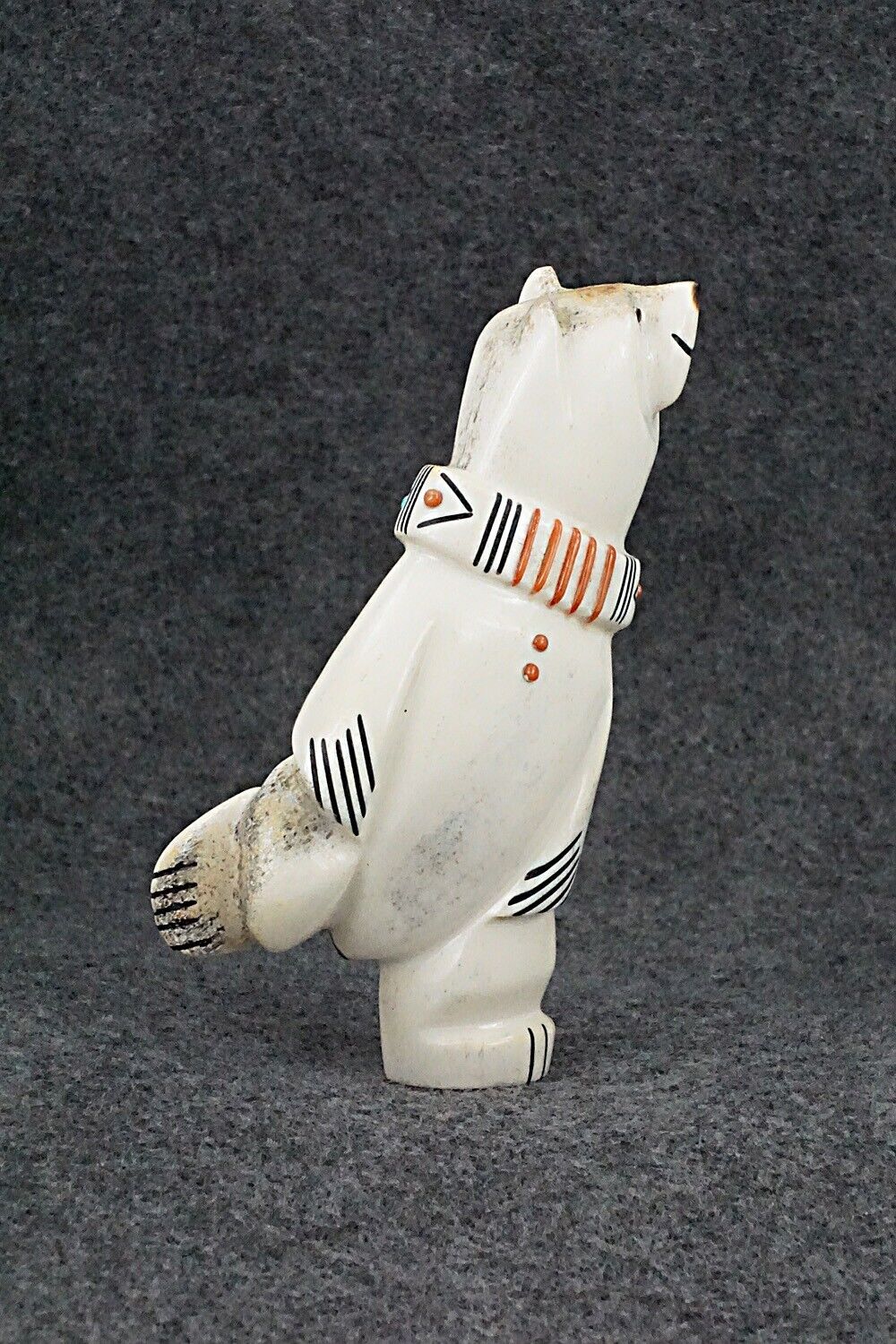 Bear Zuni Fetish Carving - Claudia Peina