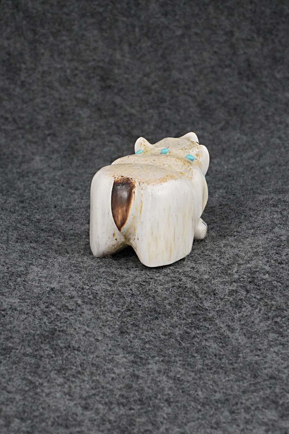 Bear Zuni Fetish Carving - Claudia Peina