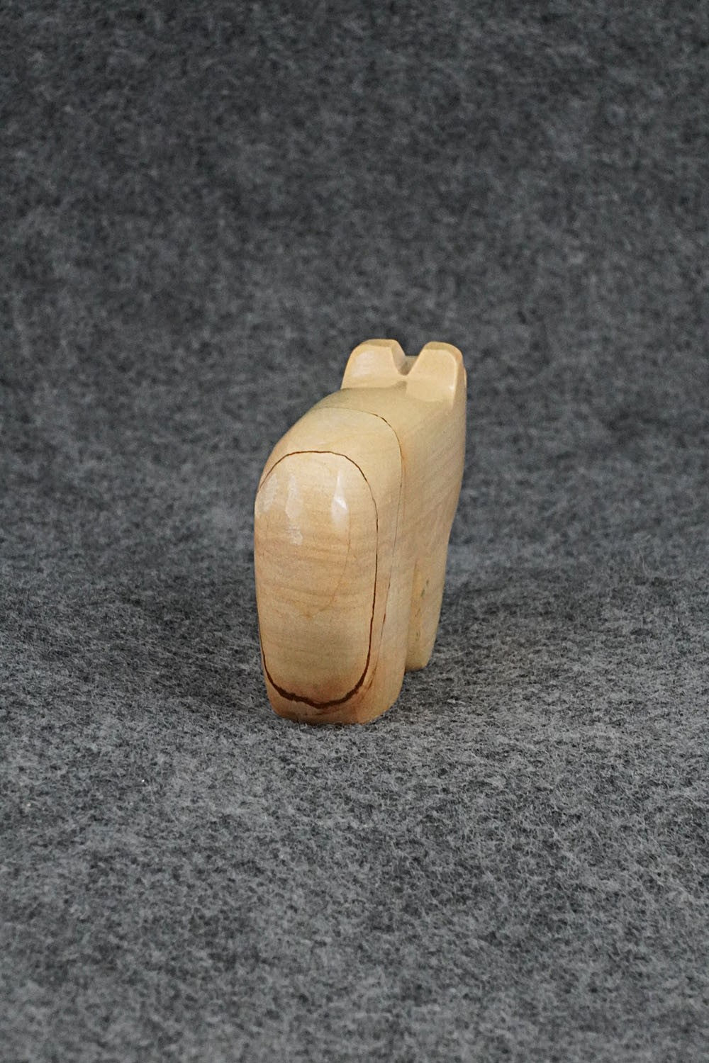 Bear Zuni Fetish Carving - Bernard Laiwakete