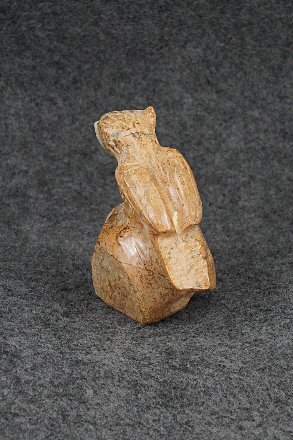 Owl Zuni Fetish Carving - Freddie Leekya