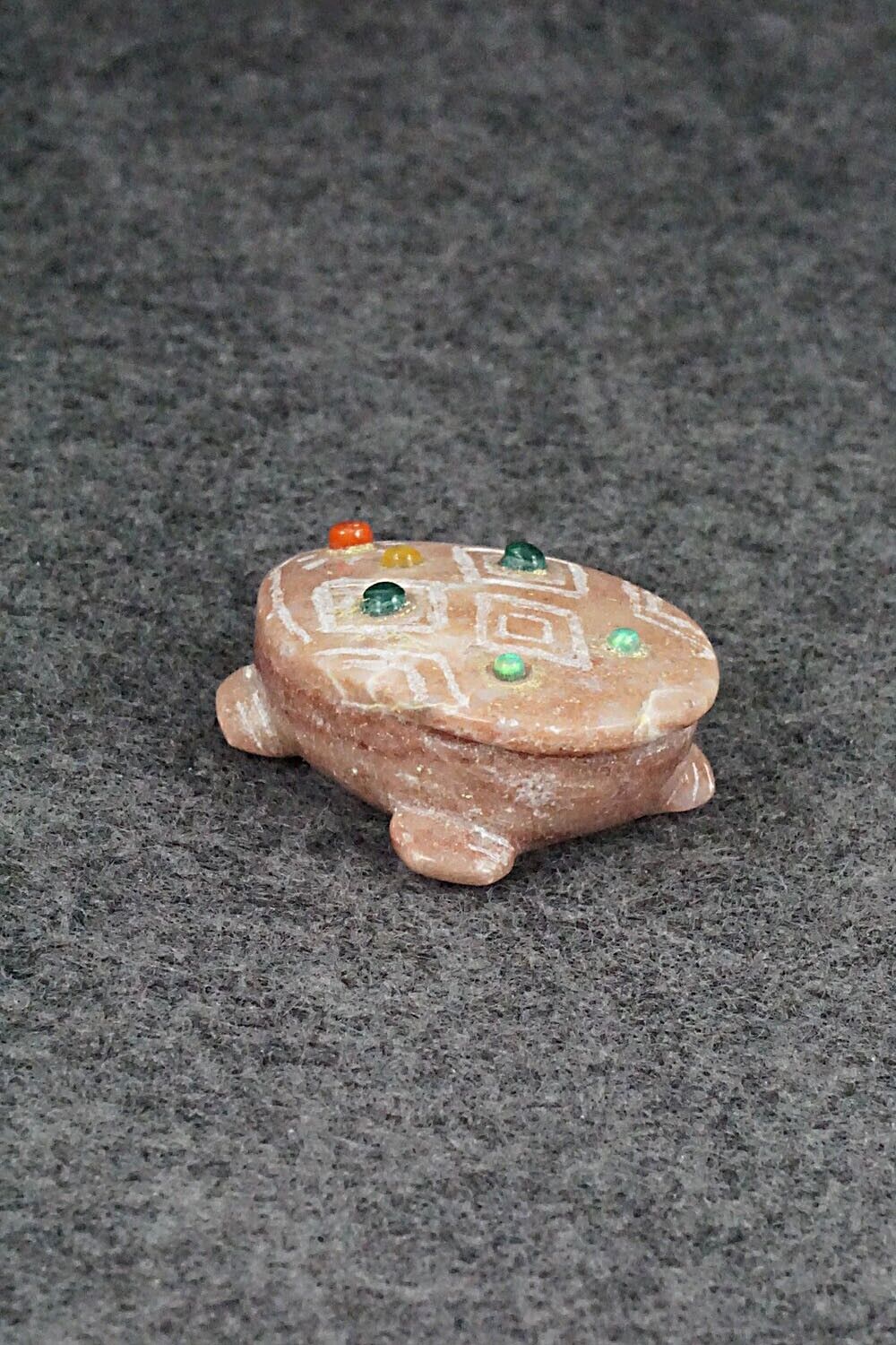 Frog Zuni Fetish Carving - Phyllis Panteah