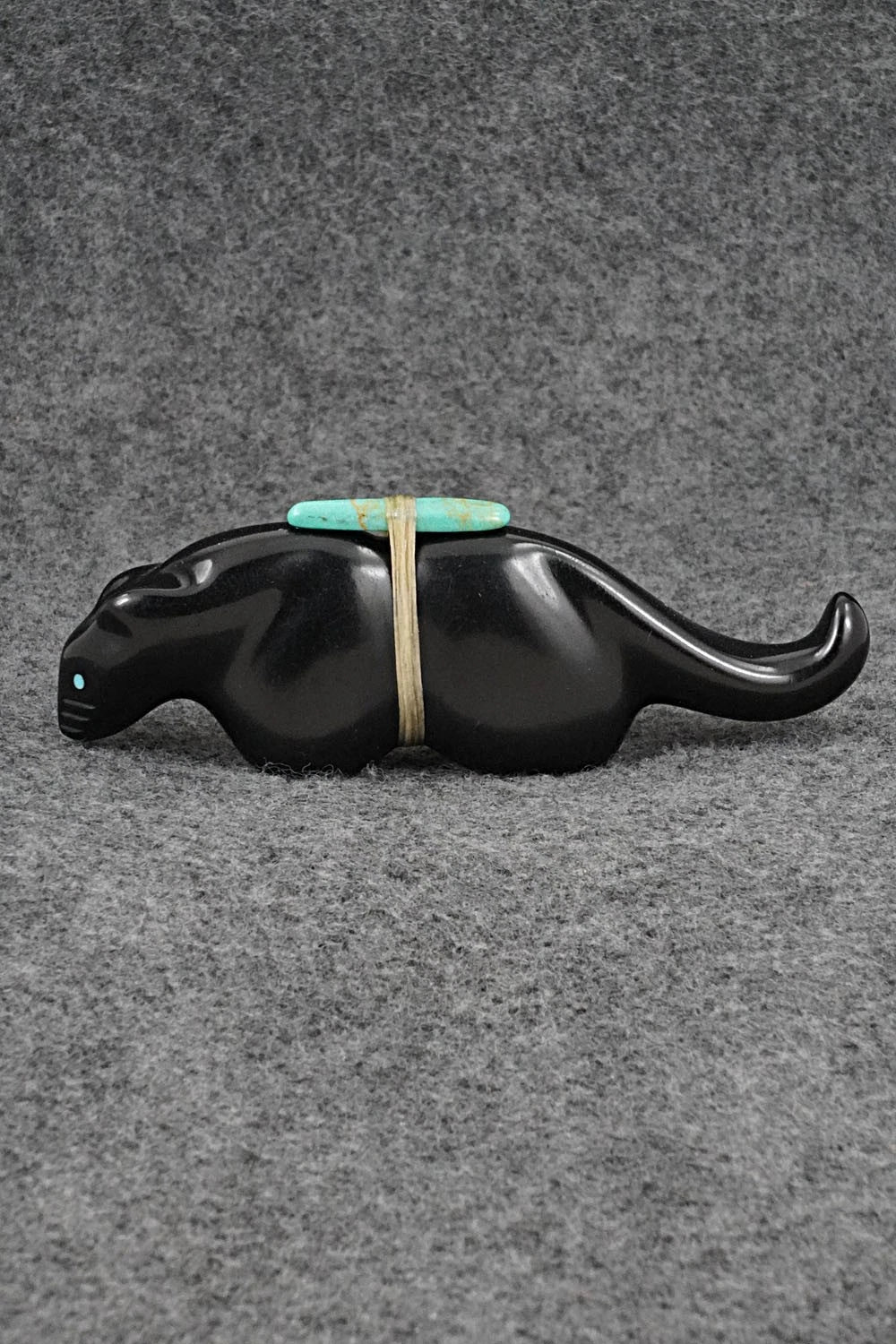 Mountain Lion Zuni Fetish Carving - Herbert Halate