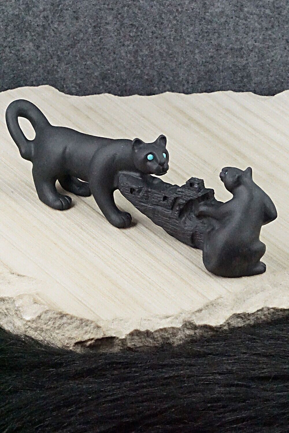Mountain Lion Zuni Fetish Carving - Albert Eustace Sr.