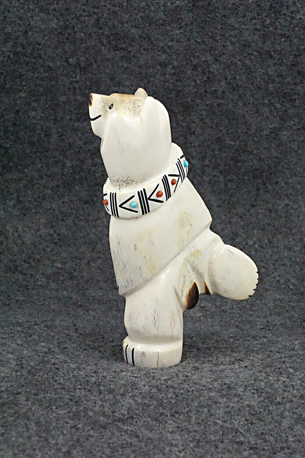 Bear Zuni Fetish Carving - Claudia Peina