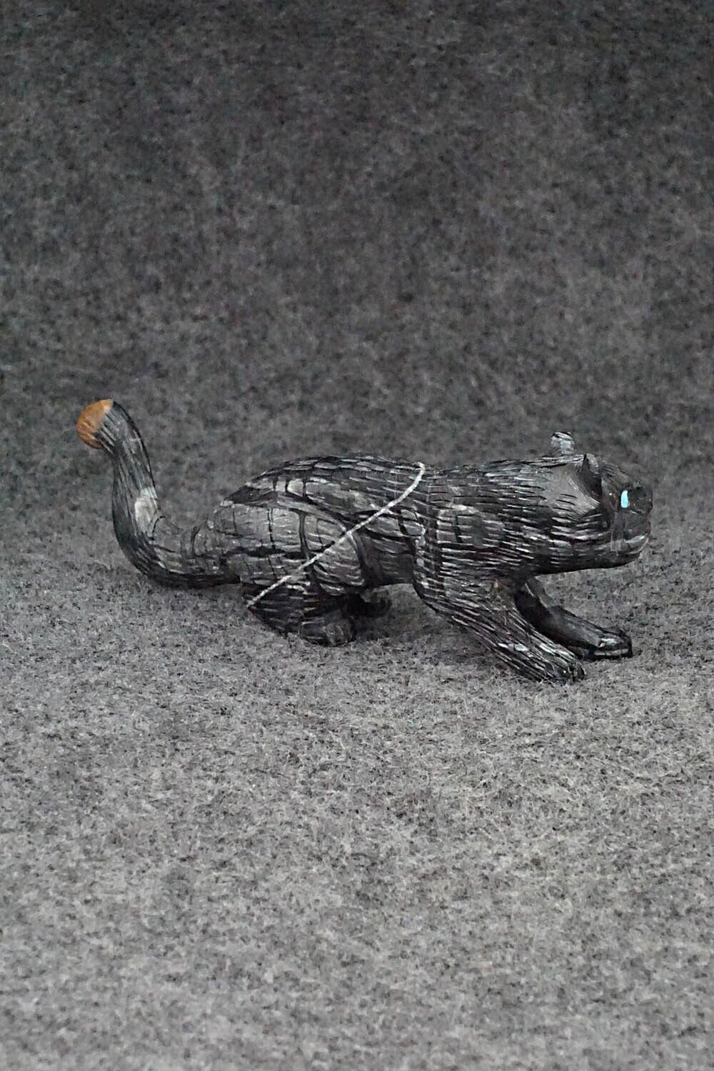 Mountain Lion Zuni Fetish Carving - Lance Cheama