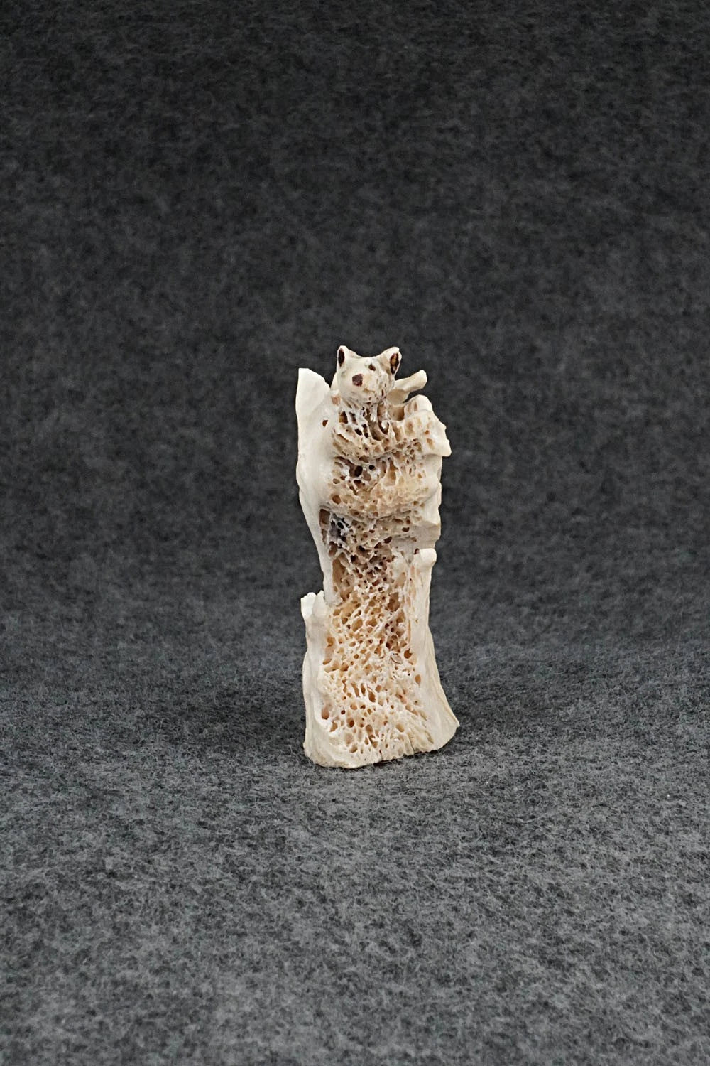 Bear Zuni Fetish Carving - Ruben Najera