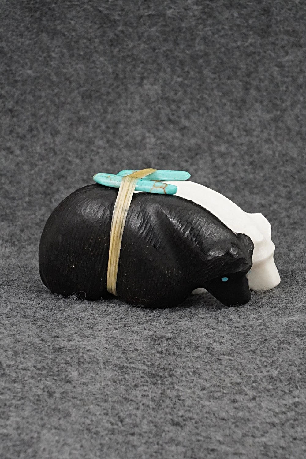 Bear Zuni Fetish Carving - Herb Halate