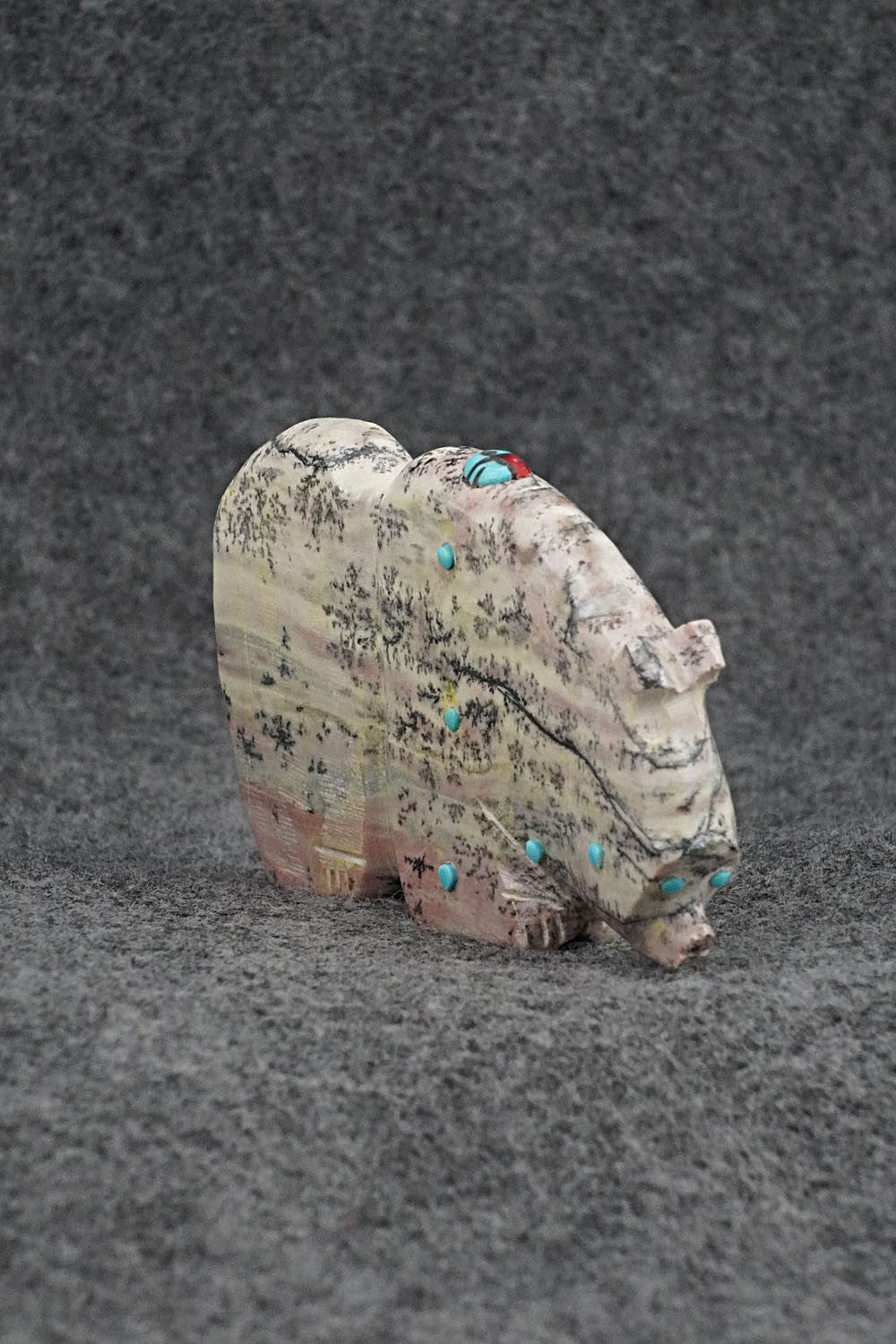 Bear Zuni Fetish Carving - Dannette Laate
