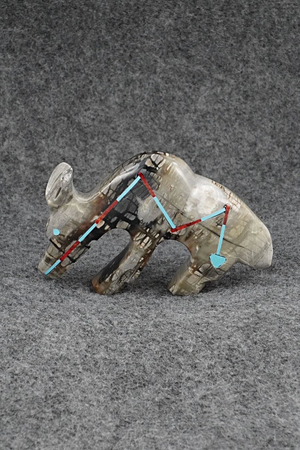Deer Zuni Fetish Carving - Kenric Laiwakete