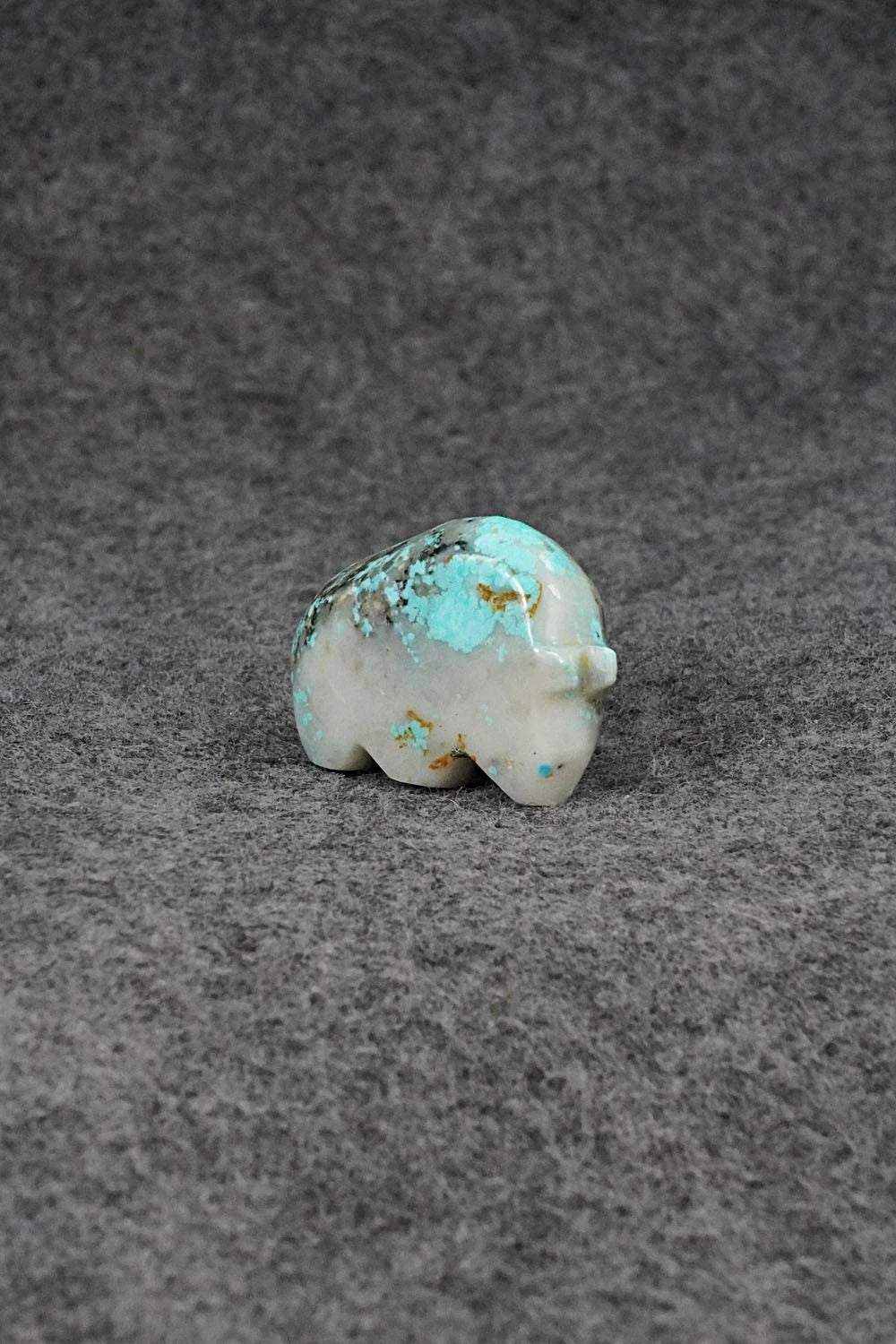 Bear Zuni Fetish Carving - Abby Panteah Quam