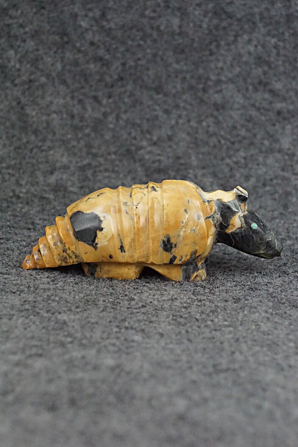 Armadillo Zuni Fetish Carving - Enrike Leekya