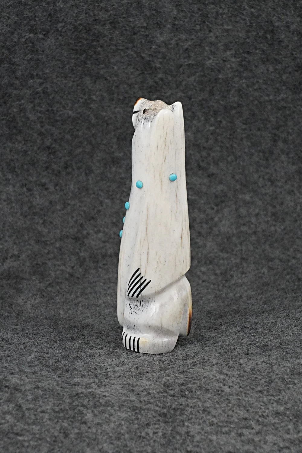 Bear Zuni Fetish Carving - Claudia Peina