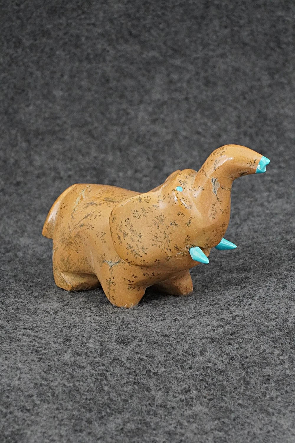 Elephant Zuni Fetish Carving - Enrike Leekya