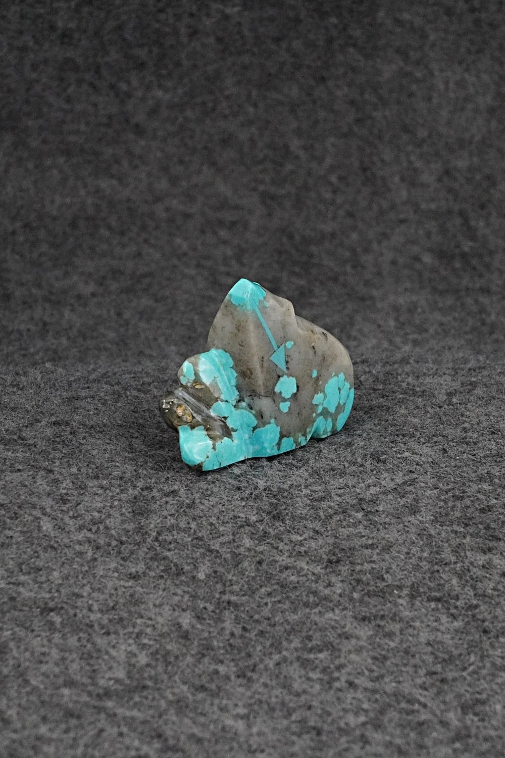 Bear Zuni Fetish Carving - Abby Quam Panteah