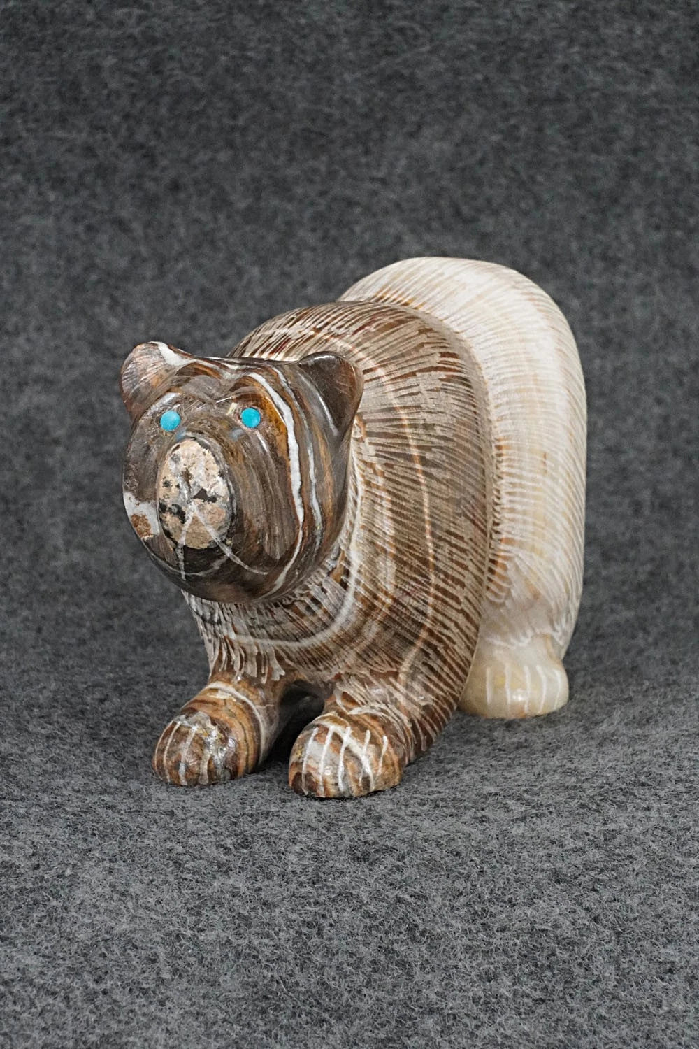 Bear Zuni Fetish Carving - Nelson Yatsattie
