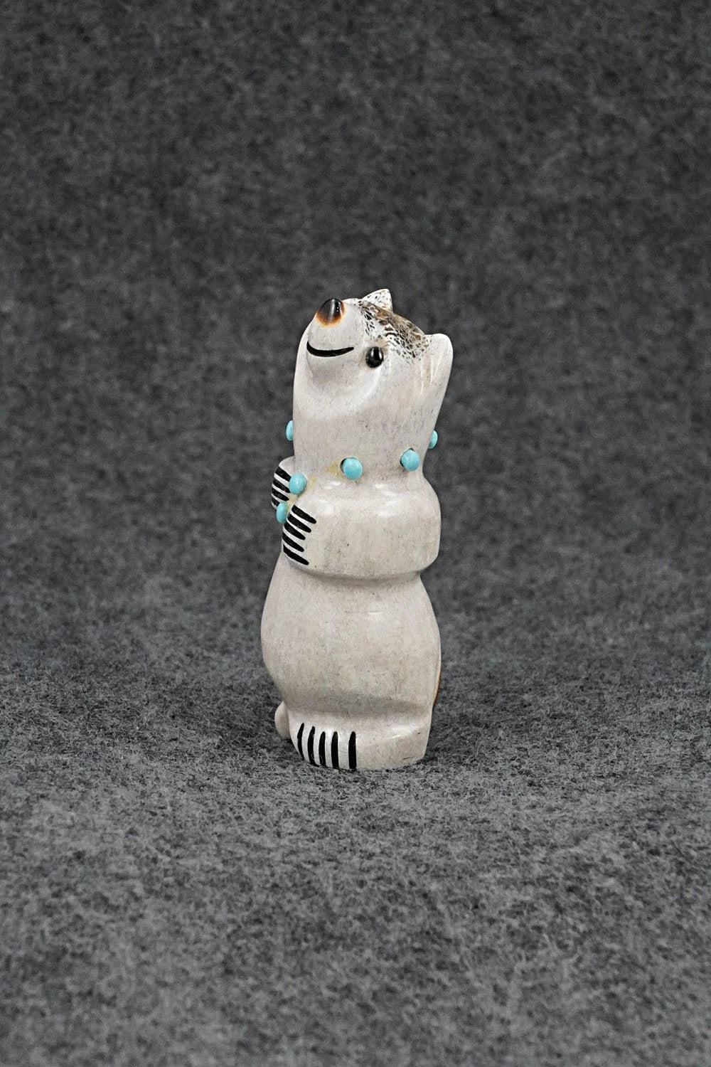 Bear Zuni Fetish Carving - Claudia Peina
