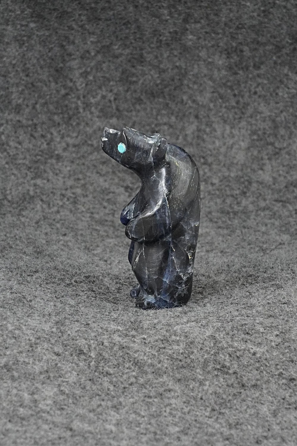 Bear Zuni Fetish Carving - Ronnie Lunasee