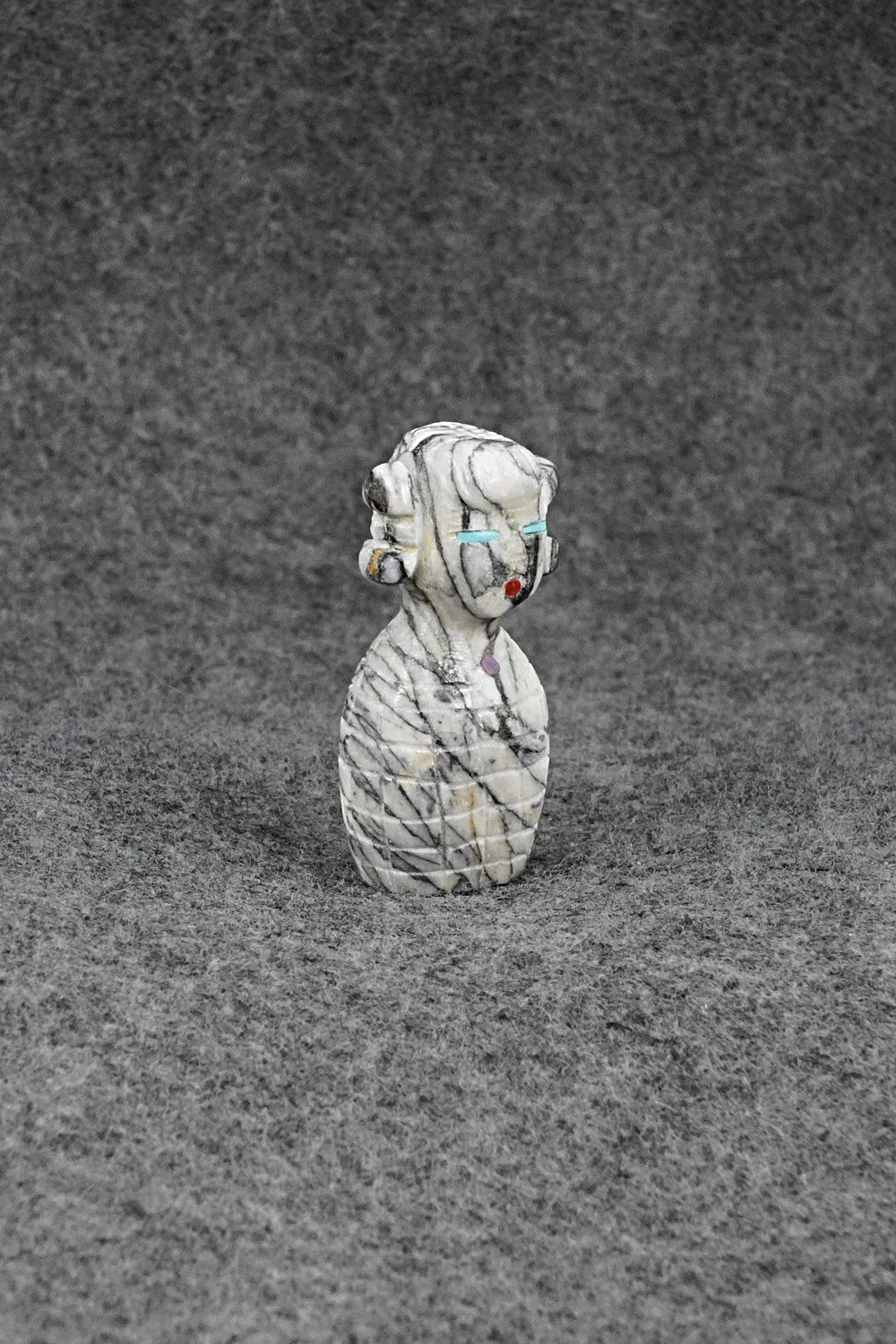 Corn Maiden Zuni Fetish Carving - Andress Jernention