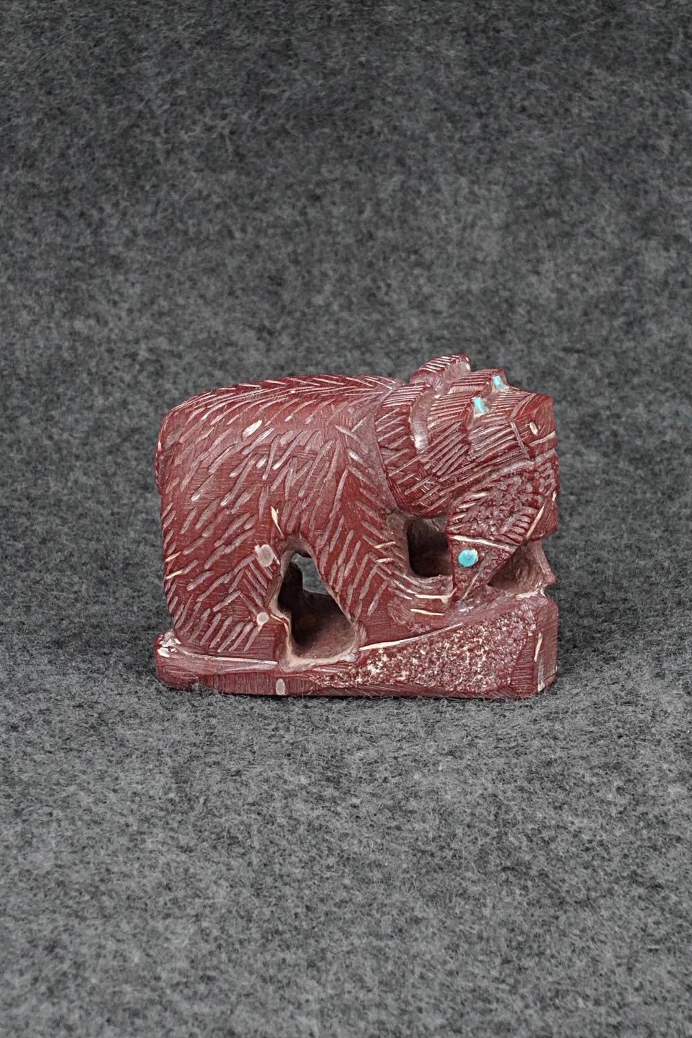 Bear Zuni Fetish Carving - Colton Kaamasee