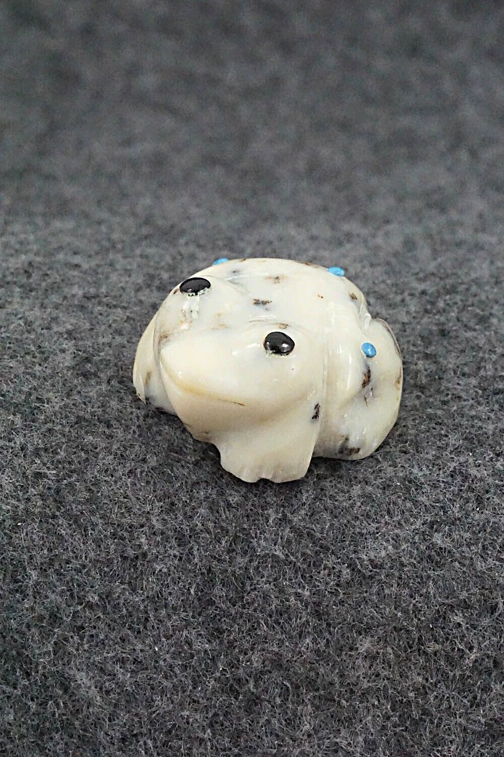 Frog Zuni Fetish Carving - Gordon Poncho