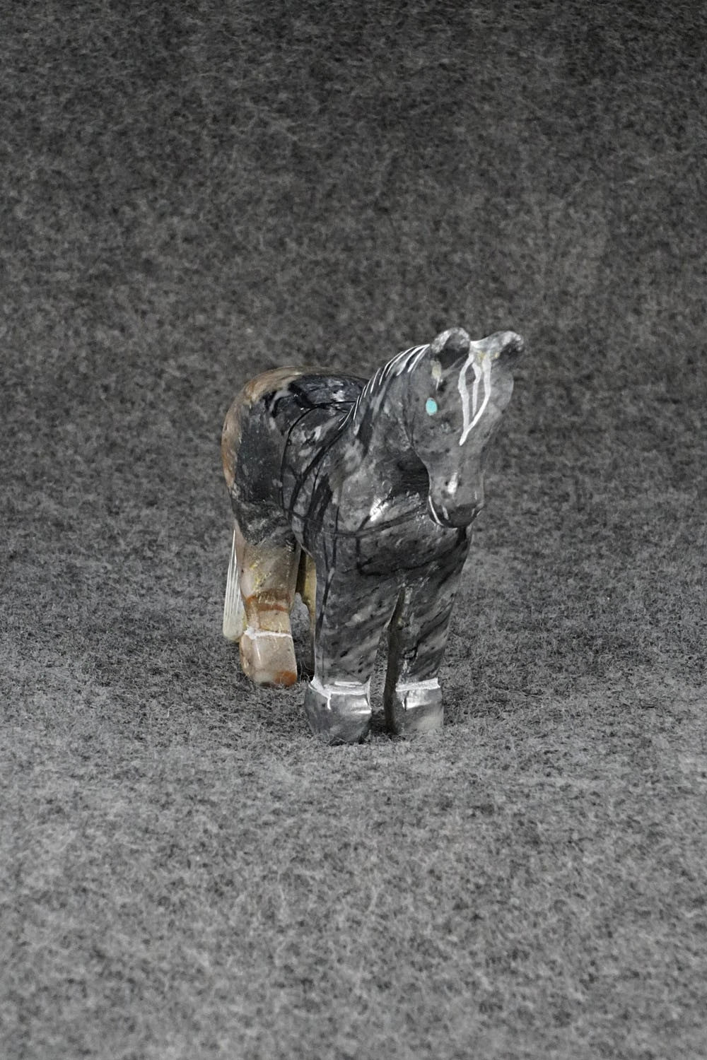 Horse Zuni Fetish Carving - Andres Lementino