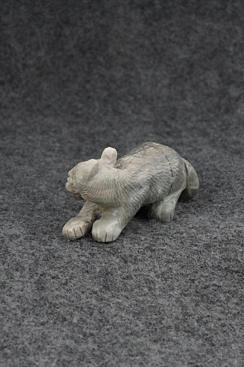 Mountain Lion Zuni Fetish Carving - Wilfred Cheama