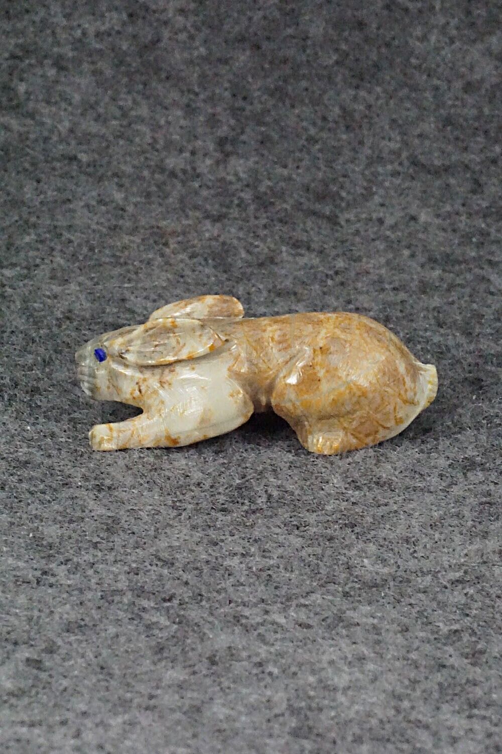 Rabbit Zuni Fetish Carving - Lance Cheama