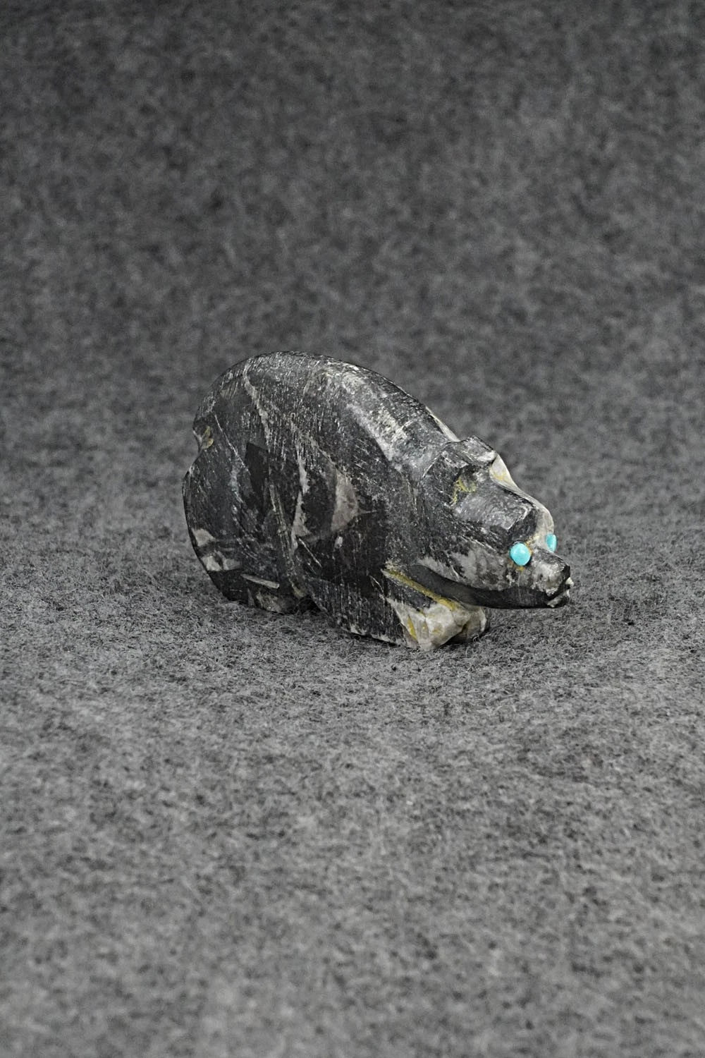 Bear Zuni Fetish Carving - Danette Laate