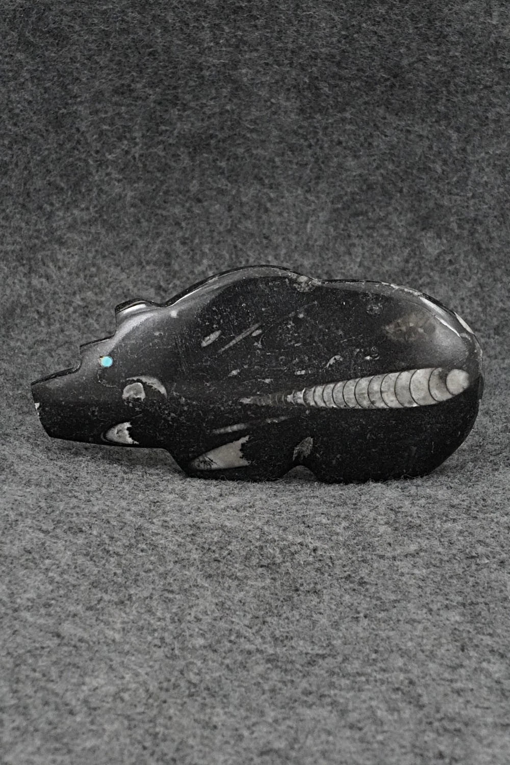 Bear Zuni Fetish Carving - Bernard Laiwakete