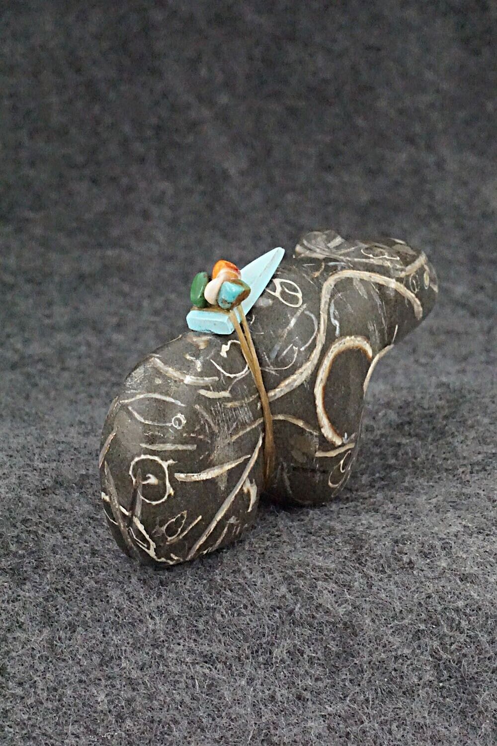 Bear Zuni Fetish Carving - Donovan Laiwakete