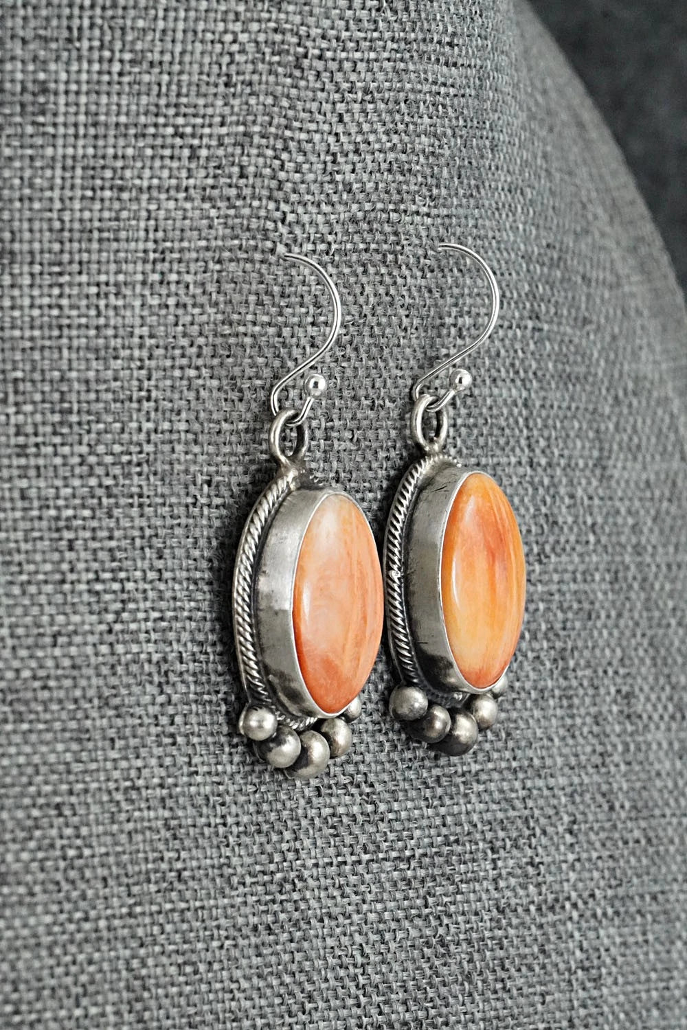 Spiny Oyster & Sterling Silver Necklace and Earrings Set - Paul Livingston