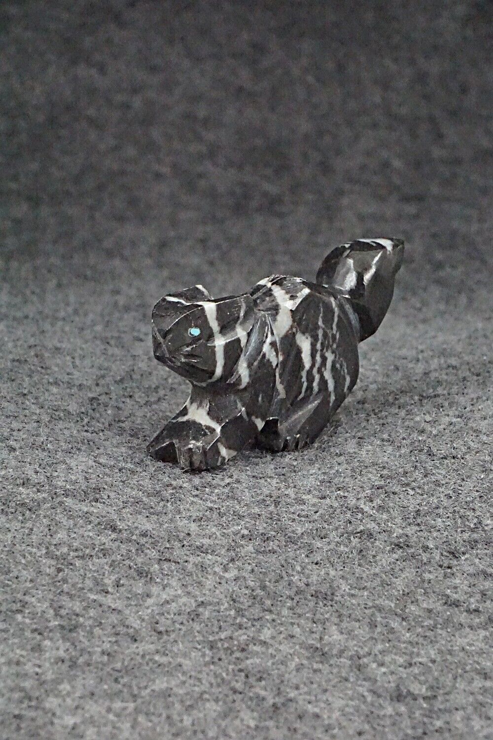 Mountain Lion Zuni Fetish Carving - Tony Mackel