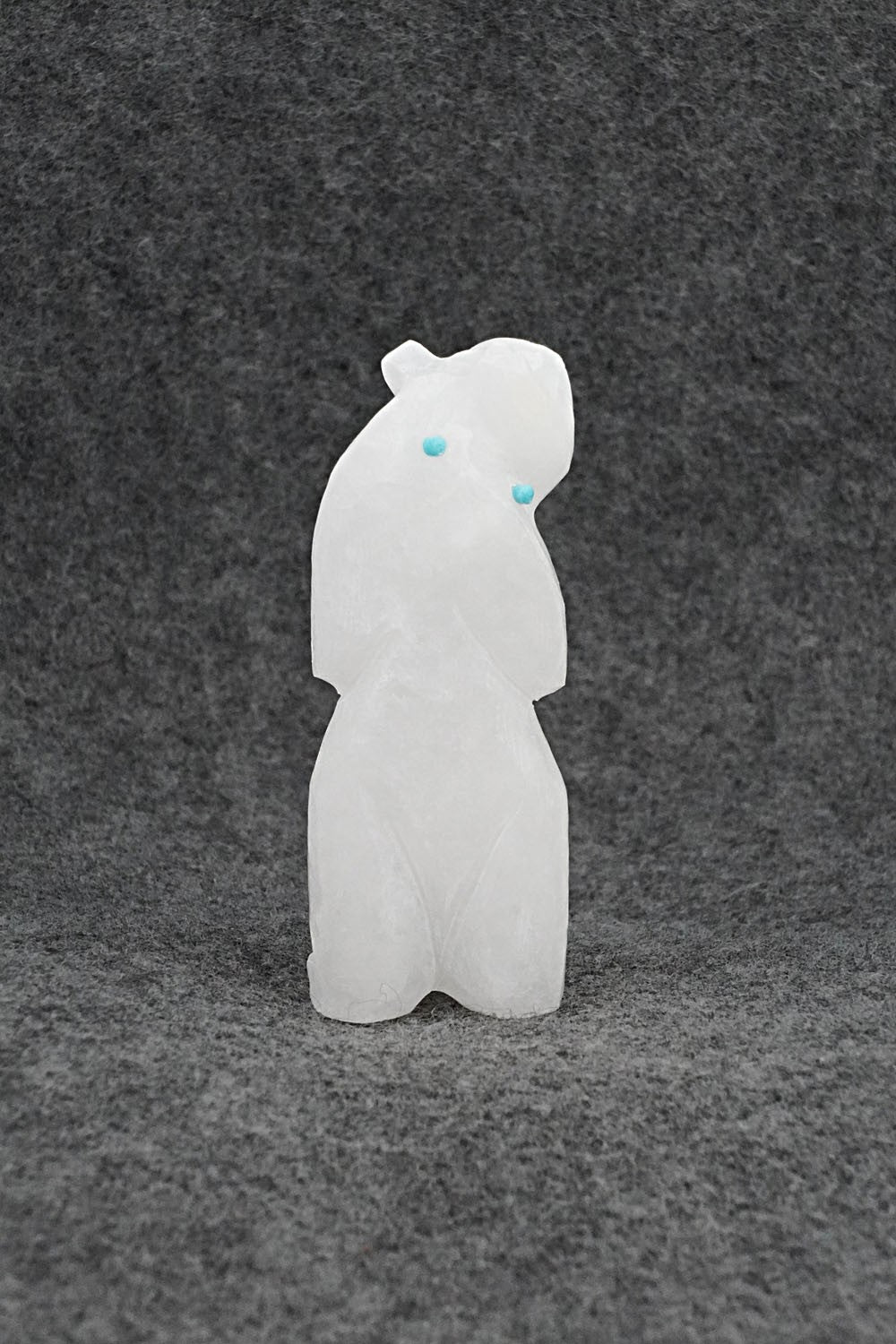 Bear Zuni Fetish Carving - Dannette Laate
